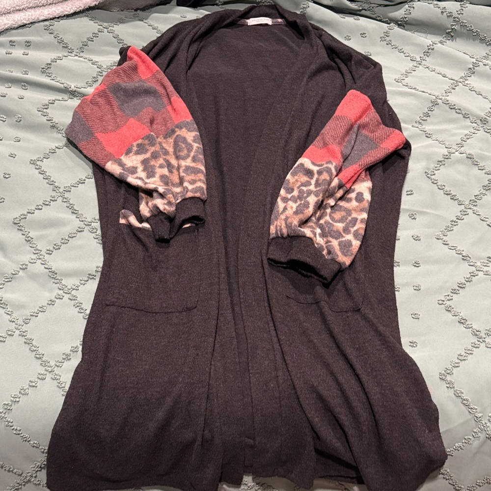 Chic Soul Black Cardigan with Pink Leopard Sleeves
